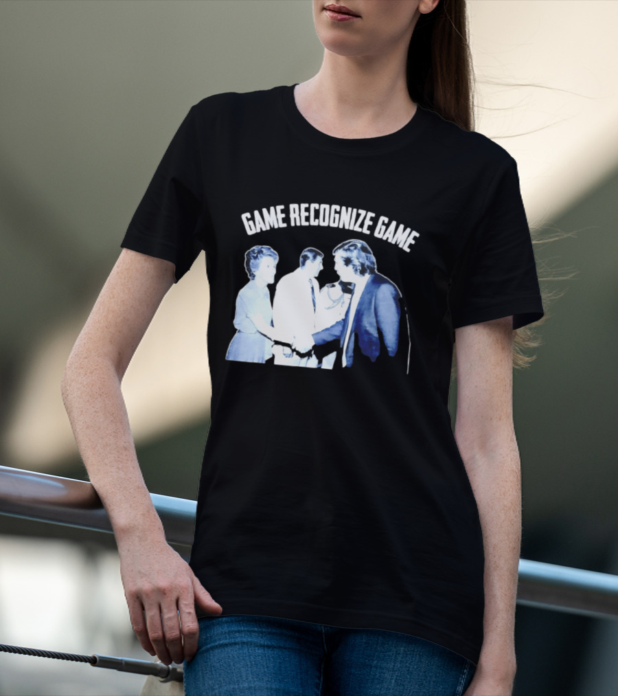 Game Recognize Game Donald Trump Shakes Hands With Ronald Reagan T-Shirt