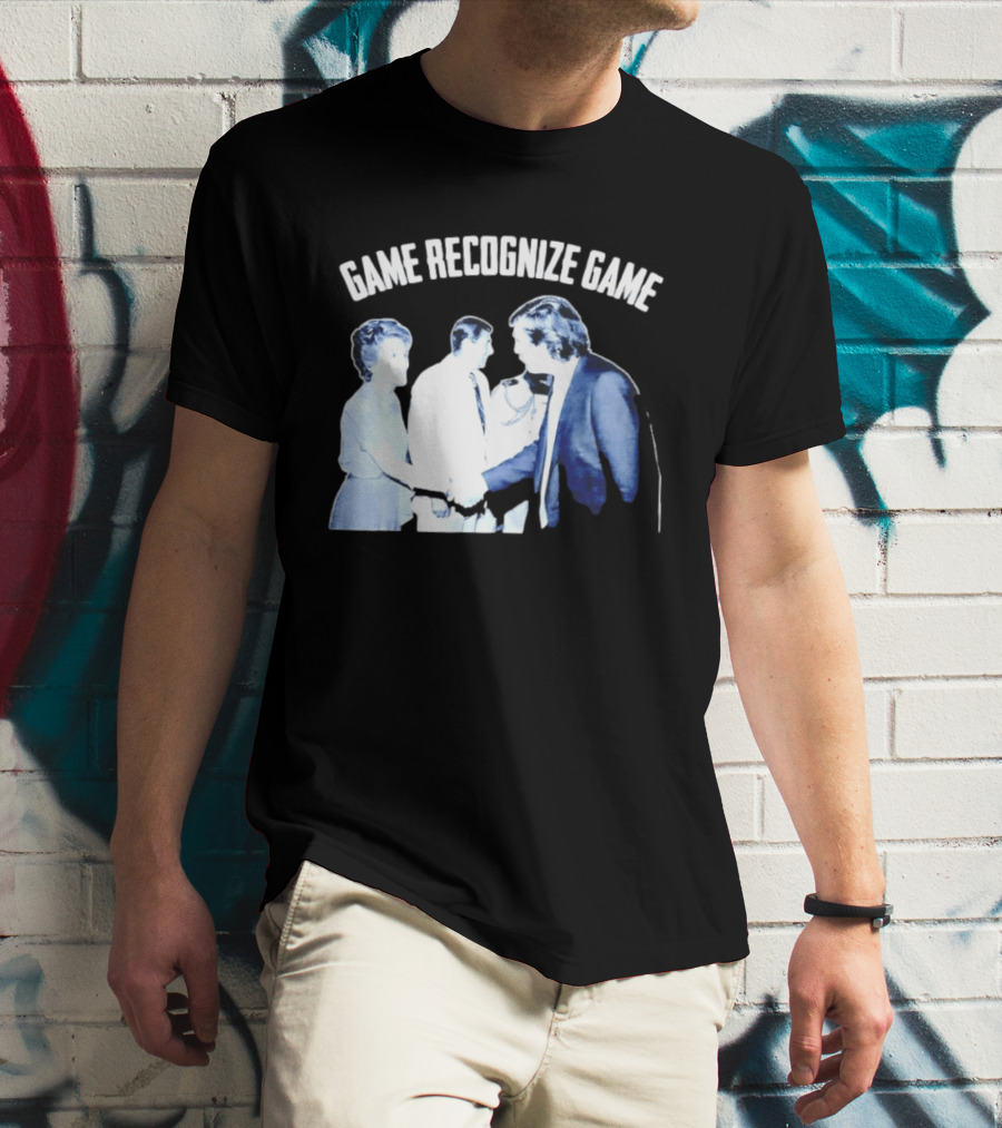 Game Recognize Game Donald Trump Shakes Hands With Ronald Reagan T-Shirt