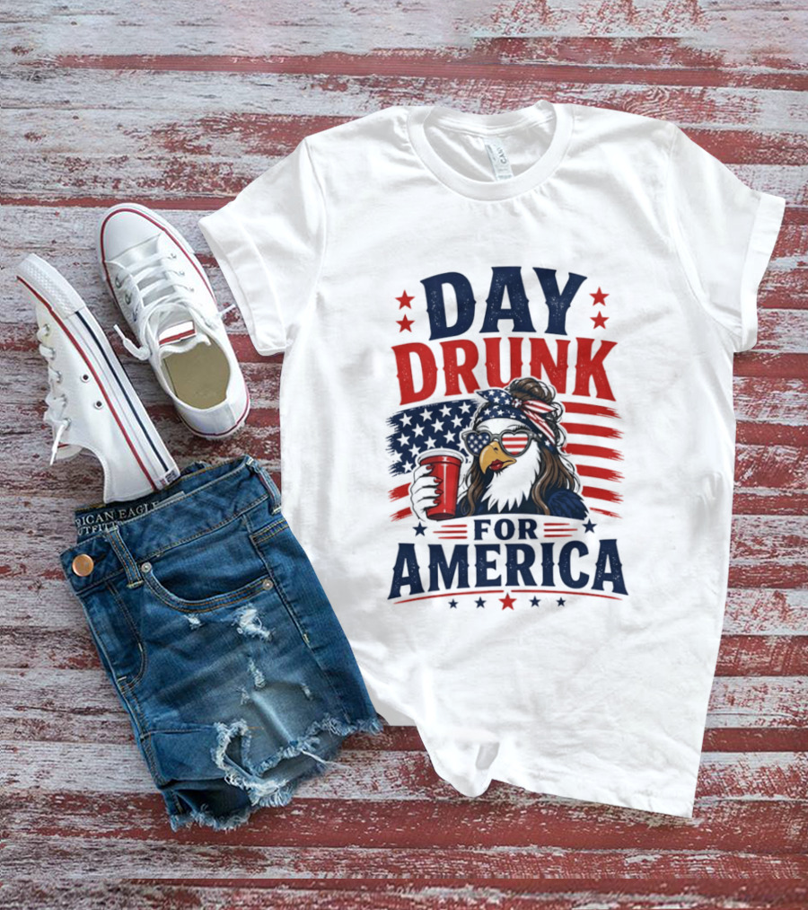 Day Drunk For America Patriotic Eagle With Flag And Red Cup T-Shirt