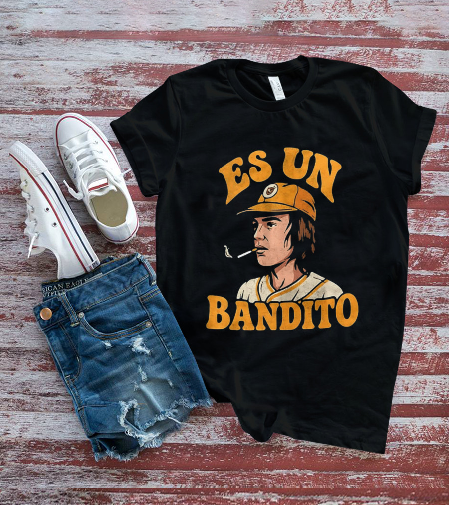 Es Un Bandito Smoking Vintage Baseball Aesthetic T-Shirt