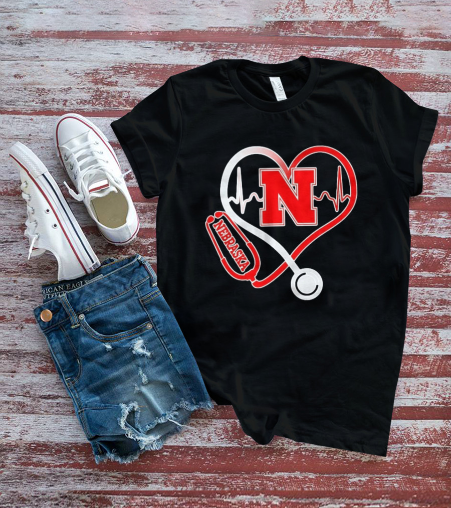 Nebraska Cornhuskers Heartbeat Stethoscope Love Nurse T-Shirt