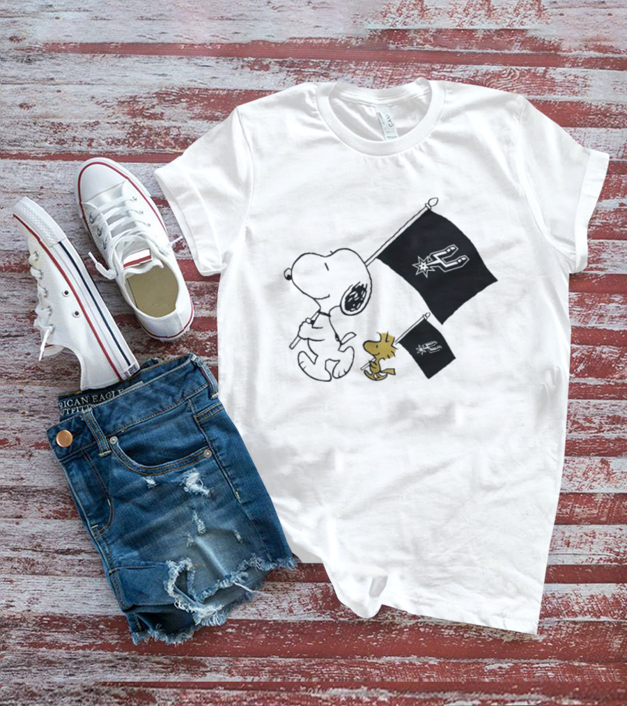 Snoopy Woodstock San Antonio Spurs Flags Peanuts NBA Fan T-Shirt