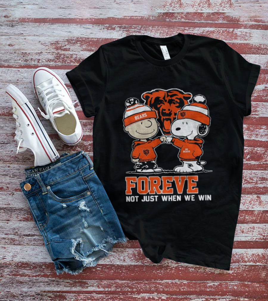 Snoopy Charlie Brown Chicago Bears Football Forever Not Just When We Win T-Shirt