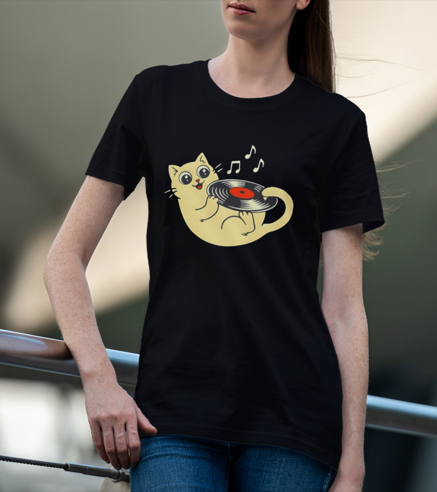 Turntable Cat Spinning Vinyl Record With Musical Notes T-Shirt