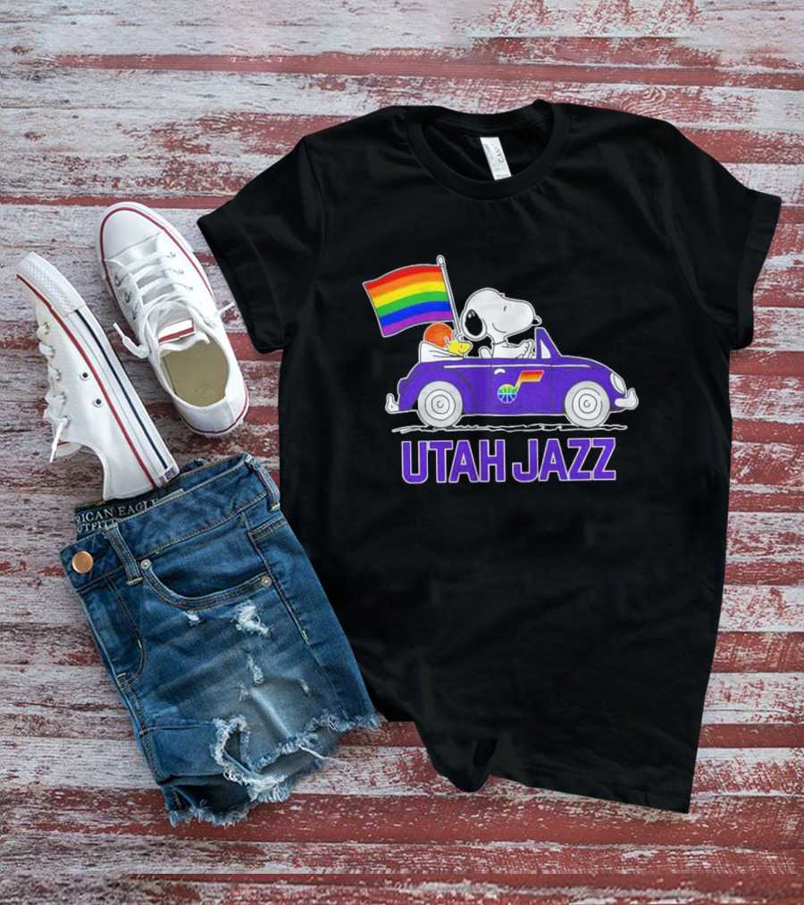 Utah Jazz Snoopy Woodstock Driving Rainbow Flag Car T-Shirt