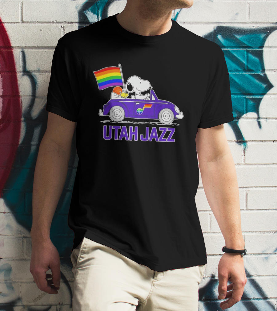 Utah Jazz Snoopy Woodstock Driving Rainbow Flag Car T-Shirt