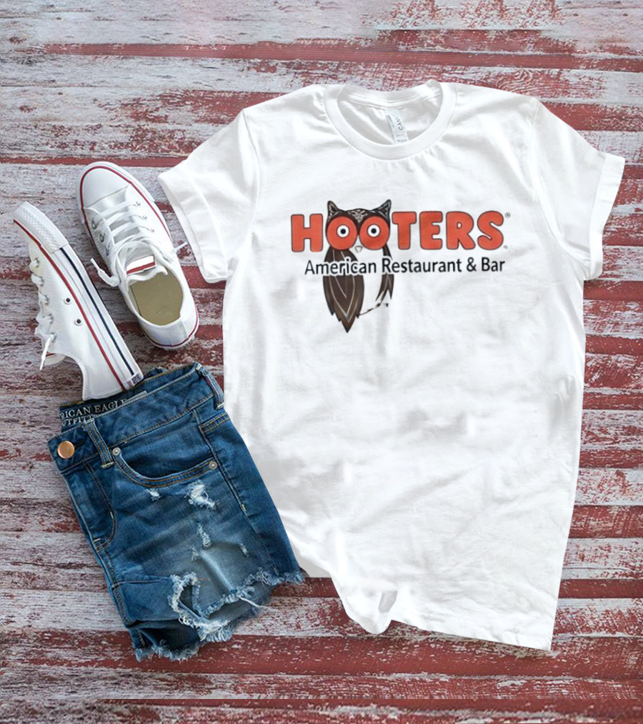 Hooters American Restaurant And Bar Owl Icon Trademark T-Shirt