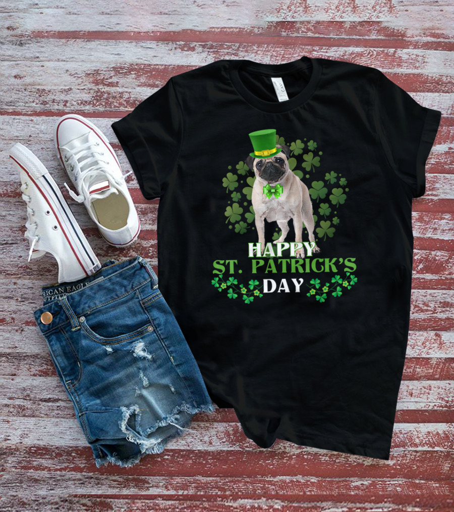 Happy St Patrick's Day Leprechaun Pug With Shamrocks T-Shirt