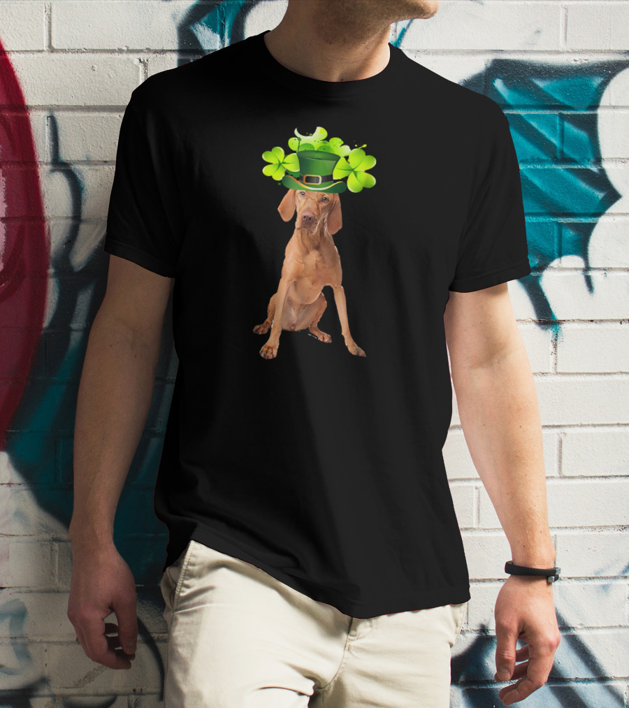 St Patricks Day Hungarian Vizsla Dog With Irish Clover Hat T-Shirt