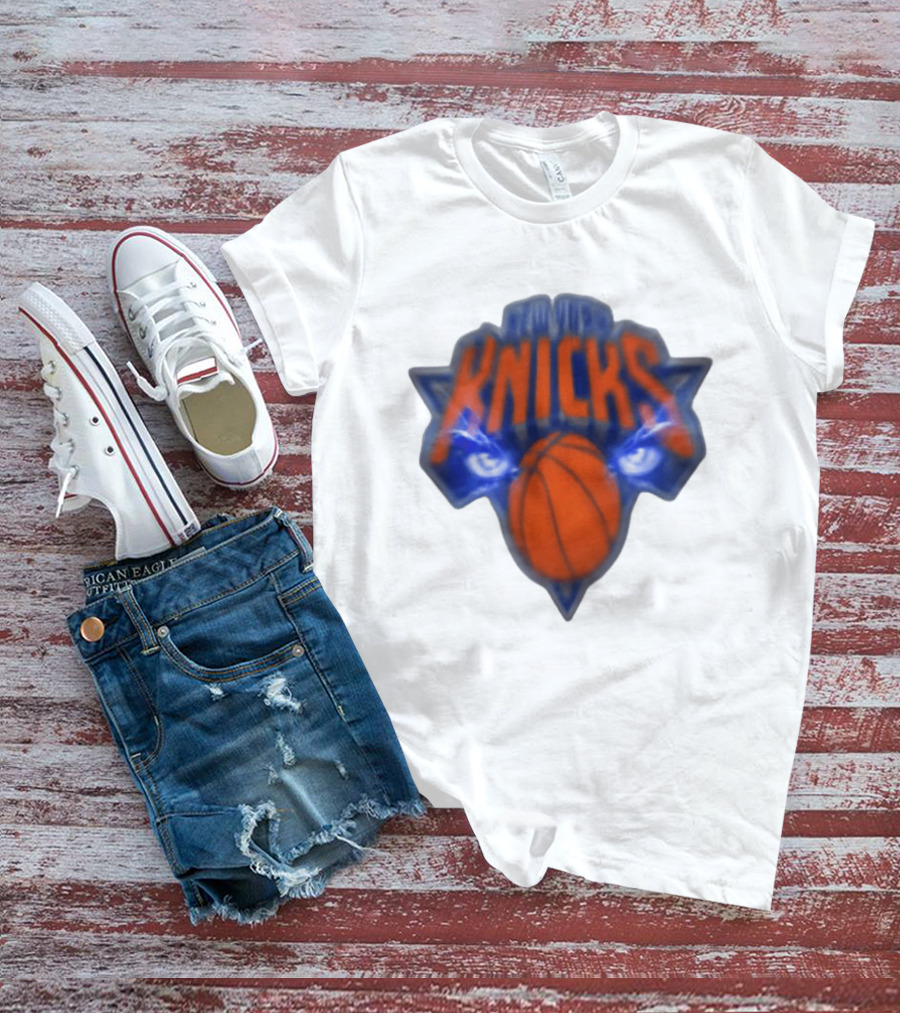 Blurry New York Knicks Basketball With Eye Motif T-Shirt