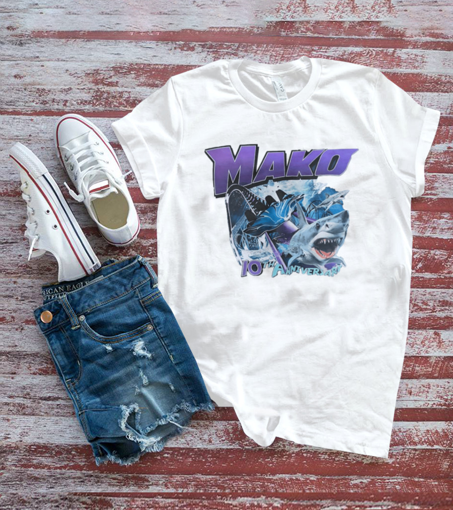 Mako 10th Anniversary SeaWorld Roller Shark Underwater Ocean Adventure T-Shirt