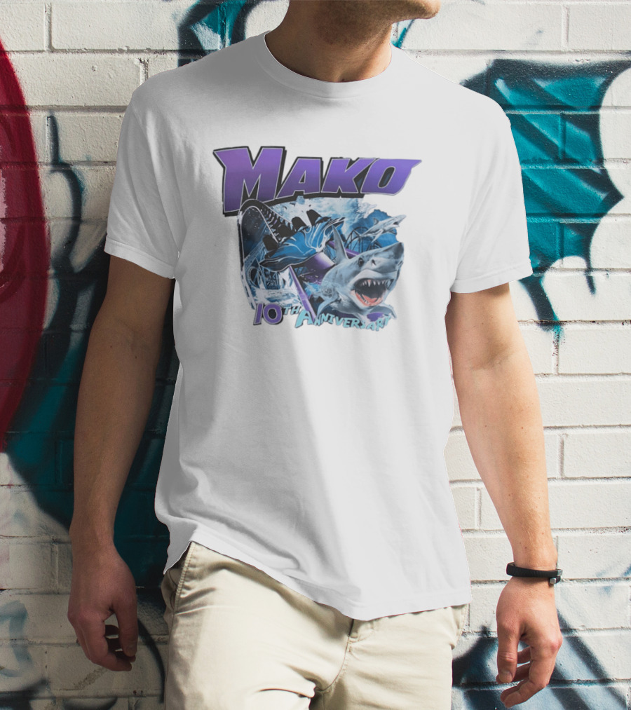 Mako 10th Anniversary SeaWorld Roller Shark Underwater Ocean Adventure T-Shirt