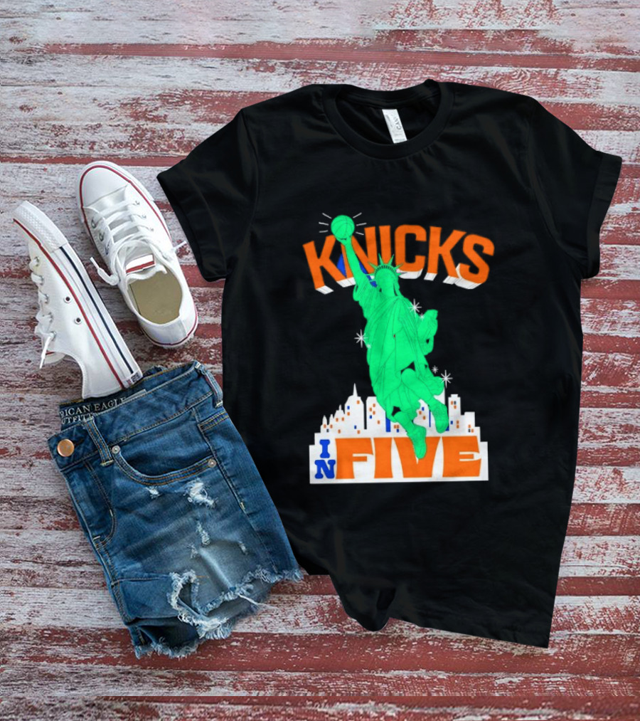 Knicks Statue Of Liberty Dunk In Five Basketball Cartoon Skyline T-Shirt