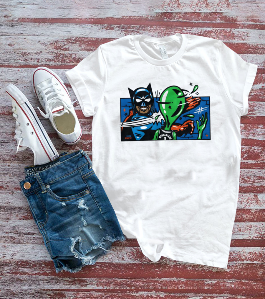 Batman Slapping Alien Knicks Beat Spurs NBA Final 2026 Soda Sports T-Shirt