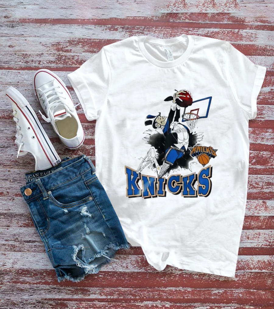 New York Knicks Dunking Red Apple Knicks Text Blue Basketball T-Shirt