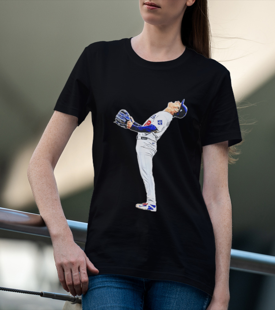 Yamamoto Yoshinobu Los Angeles Dodgers Baseball Player Celebration Pose T-Shirt