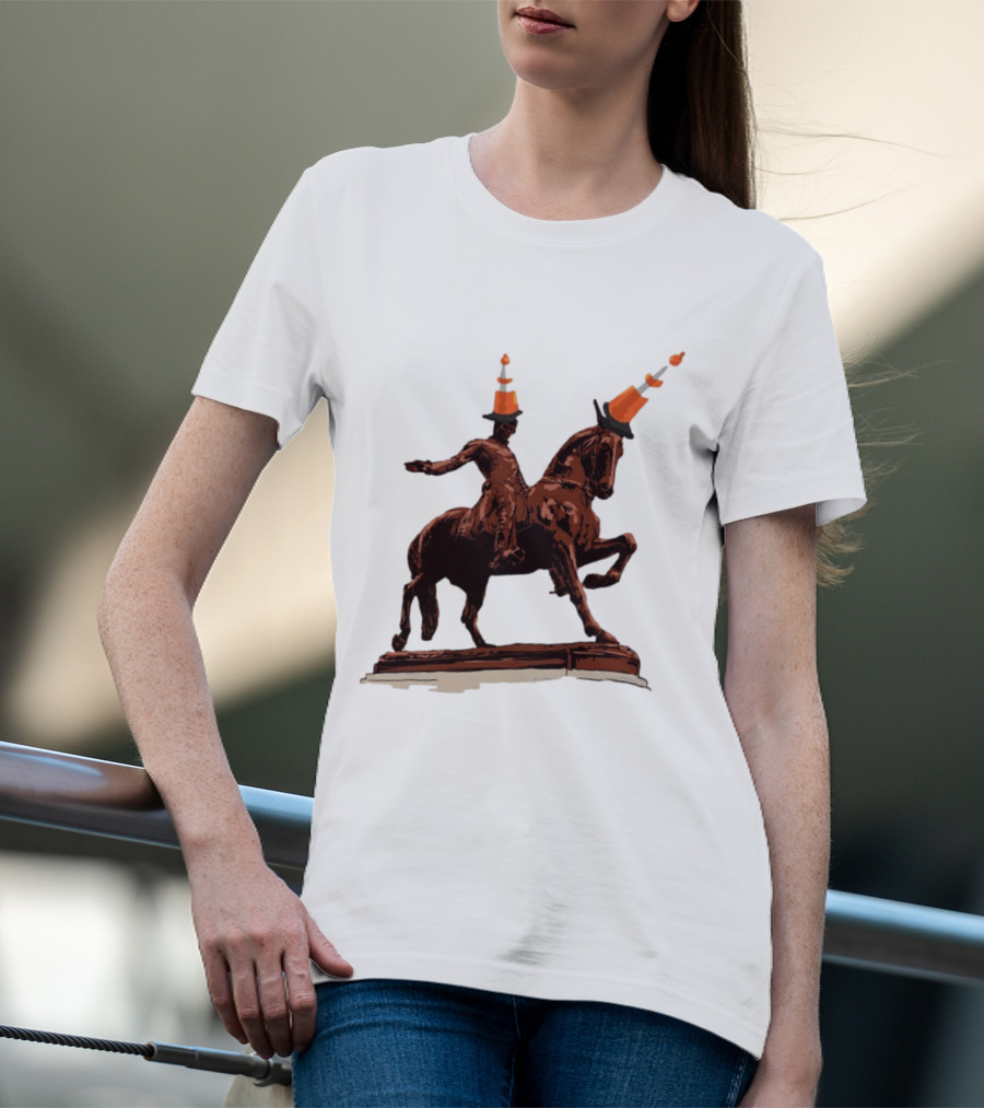 Duke Of Wellington Statue Cone Hat Glasgow Scottish T-Shirt