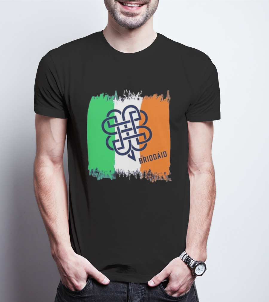The Briogáid Celtic Knot Irish Flag T-Shirt
