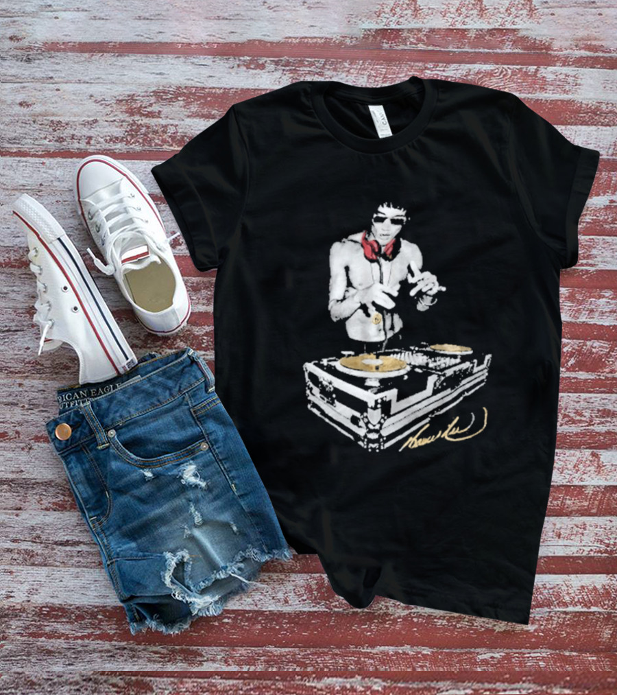 Robert Downey Jr Bruce Lee DJ Kung Fu Red Headphones T-Shirt