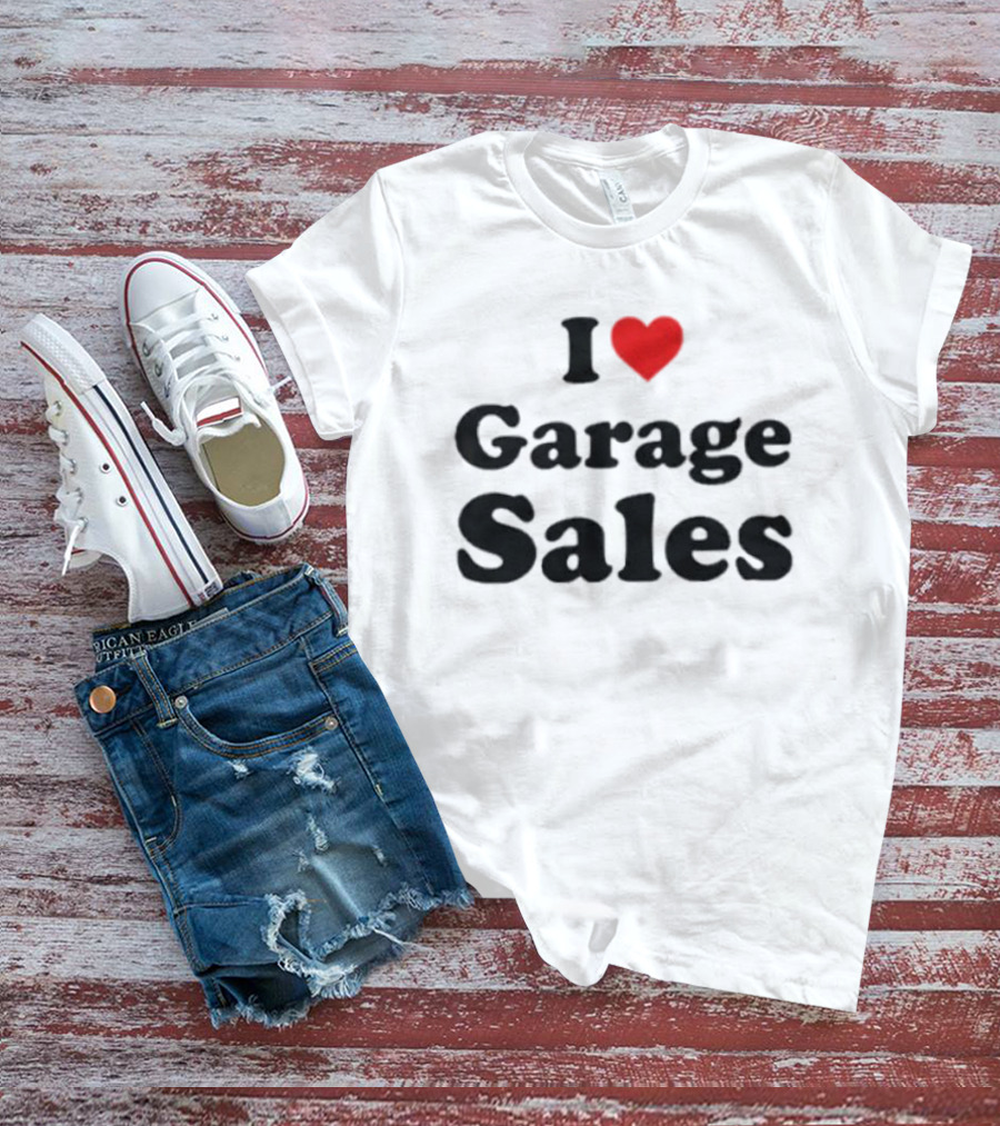 I Heart Garage Sales Retro Style Enthusiast Appeal T-Shirt