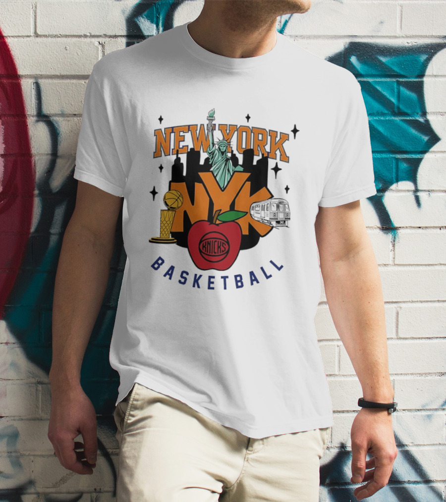 New York Knicks NYK Big Apple Basketball Statue Subway Skyline T-Shirt