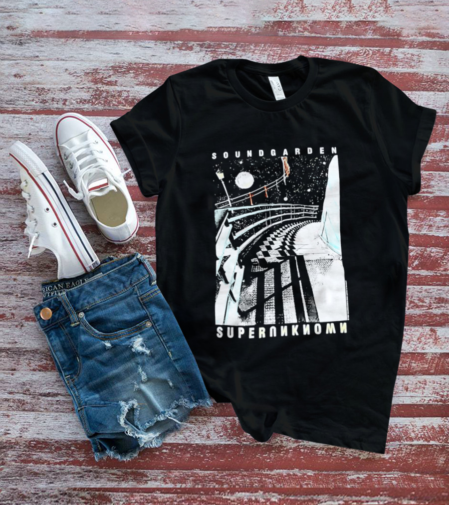 Soundgarden Superunknown Album Art Pathway Scene T-Shirt