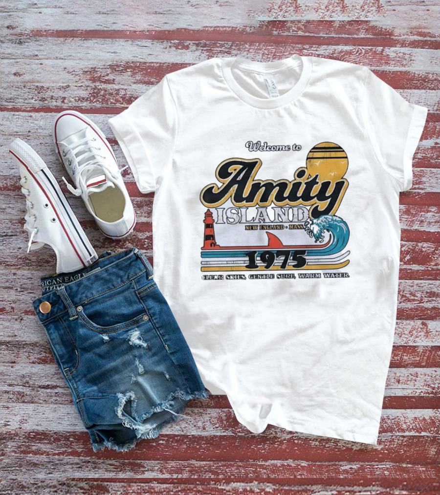 Welcome To Amity Island 1975 New England Massachusetts Lighthouse Wave Ocean Sun T-Shirt