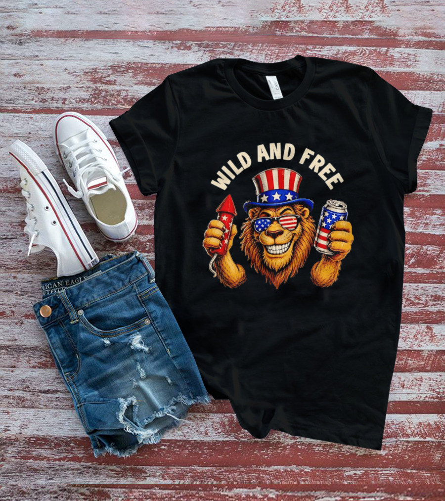Wild And Free Lion Patriotic Hat Holding Firework And American Flag Can T-Shirt