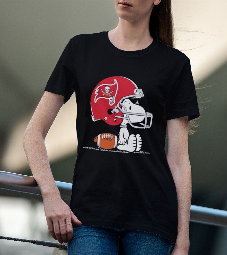 Snoopy Tampa Bay Buccaneers Football Helmet Peanuts Crossover NFL Collaboration T-Shirt