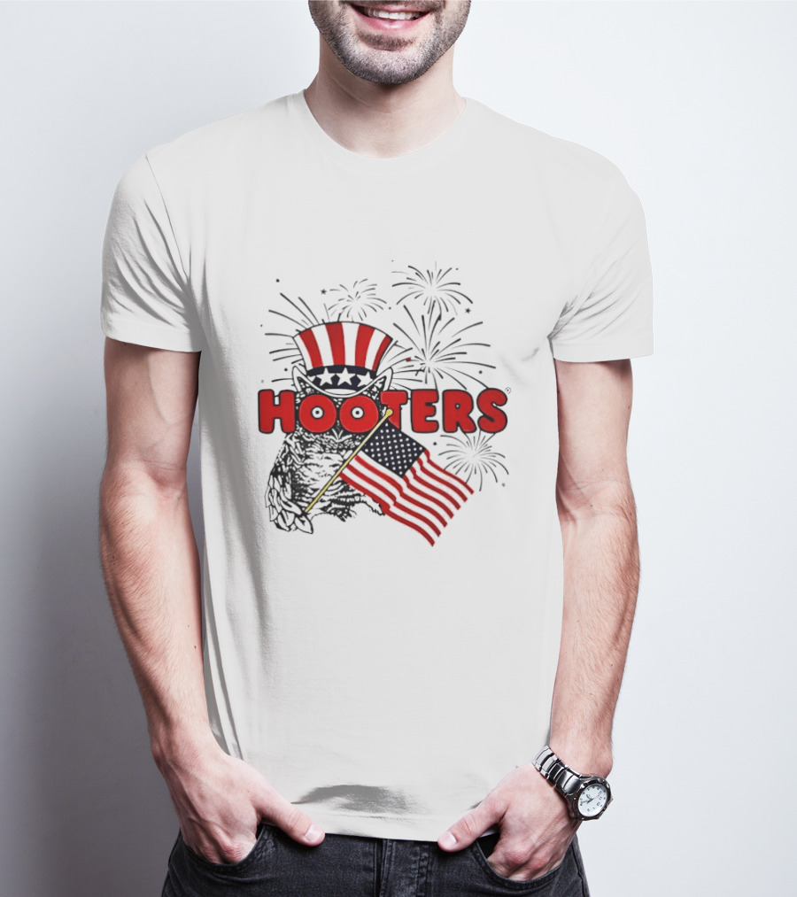 Hooters Uncle Sam Owl USA Flag Fireworks Celebration T-Shirt