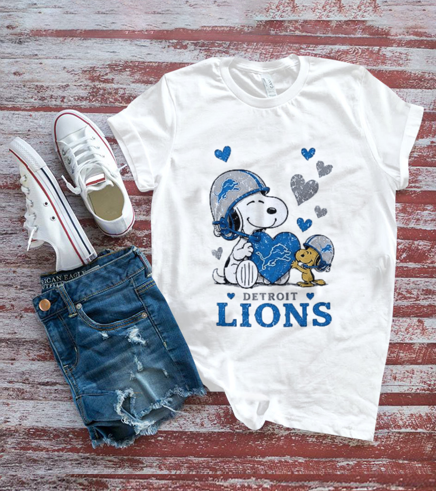Detroit Lions Peanuts Snoopy Woodstock Heart Helmets Love T-Shirt