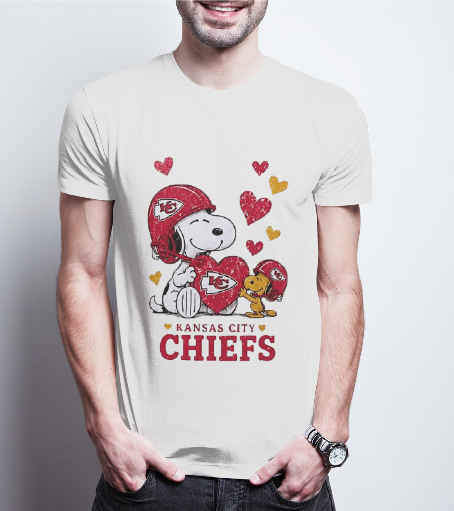 Kansas City Chiefs Peanuts Snoopy Hearts And Laughter T-Shirt