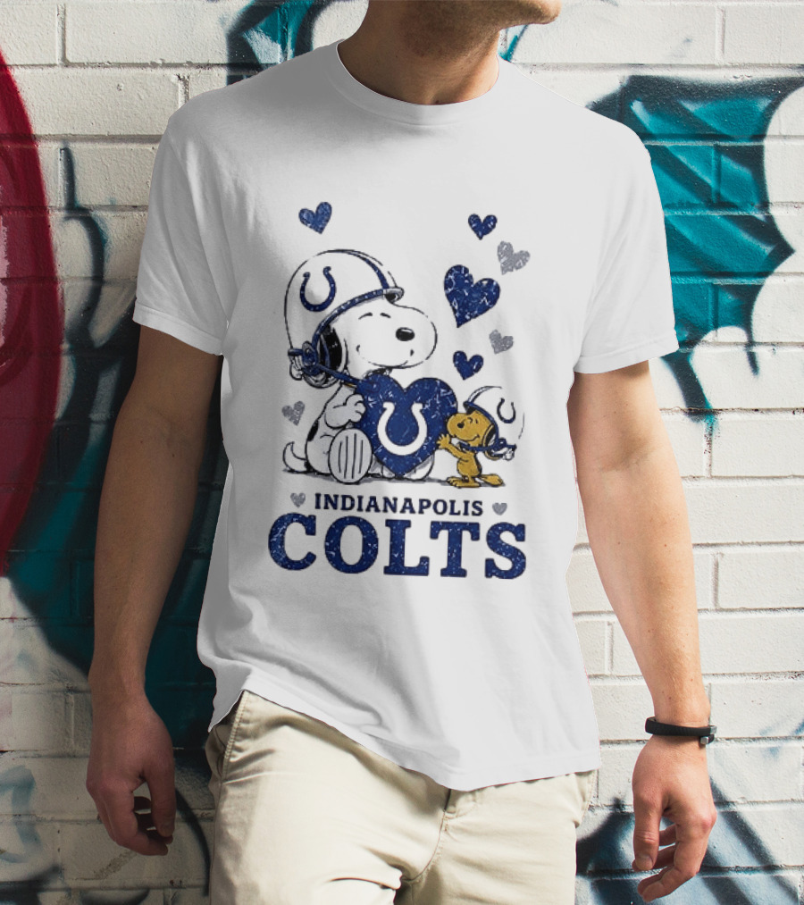 Indianapolis Colts Peanuts Snoopy Woodstock Love Hearts T-Shirt