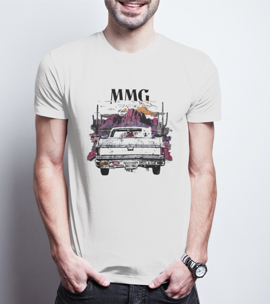 MMG Luna Vintage Car Desert Sunset Scene T-Shirt