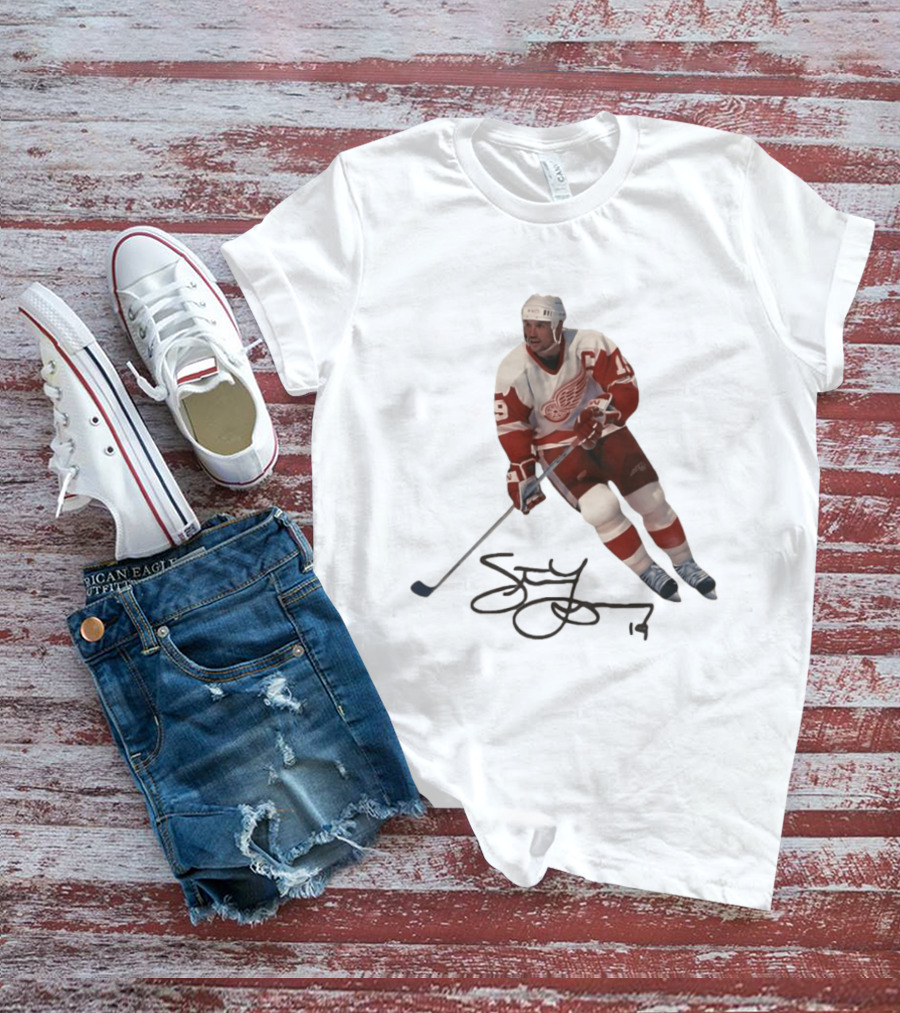 Steve Yzerman Detroit Red Wings Captain 19 Hockey Legend T-Shirt