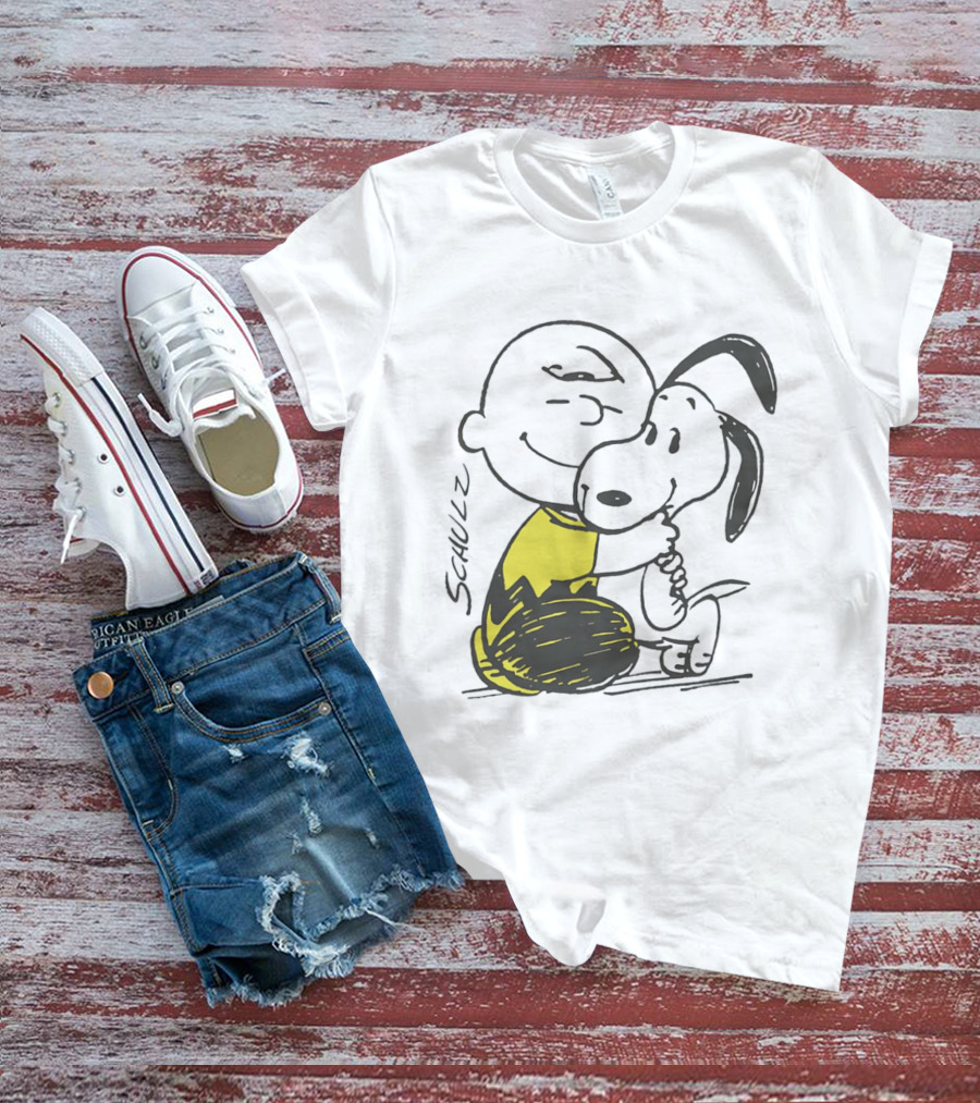 Schulz Charlie Brown Snoopy Hugging Classic Peanuts Friendship T-Shirt