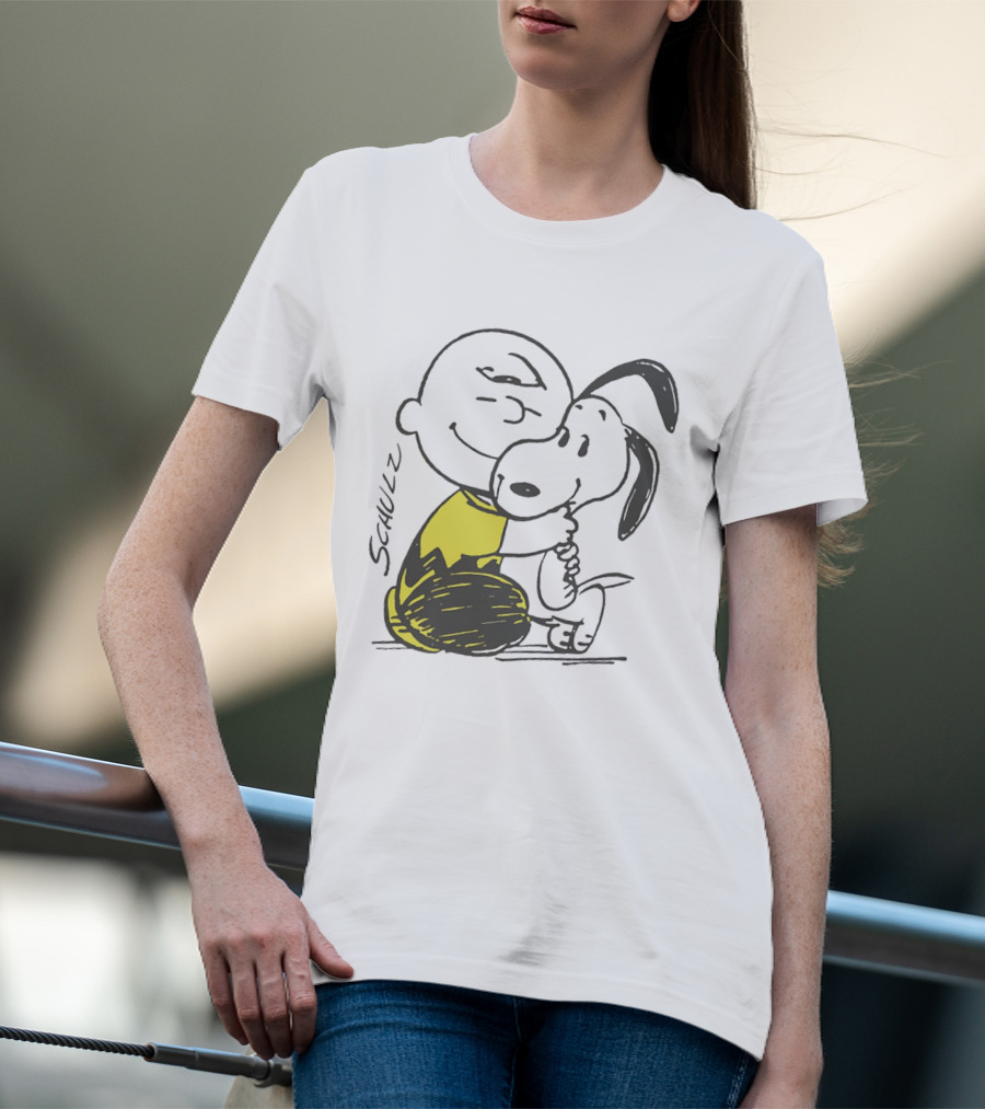 Schulz Charlie Brown Snoopy Hugging Classic Peanuts Friendship T-Shirt