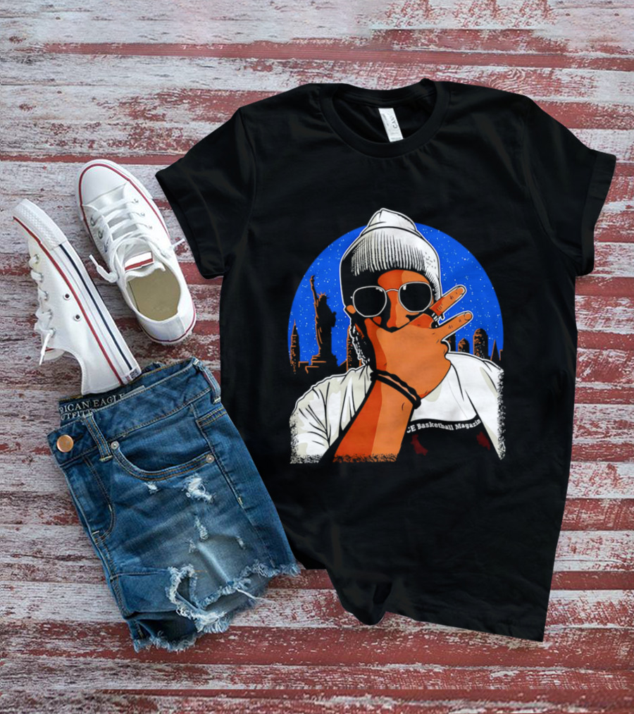 CE Basketball Magazin NYC Skyline Statue Of Liberty Statue Peace Sign T-Shirt