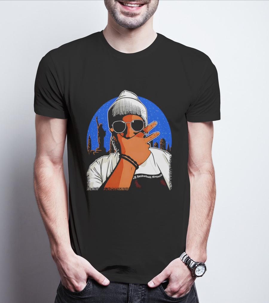CE Basketball Magazin NYC Skyline Statue Of Liberty Statue Peace Sign T-Shirt