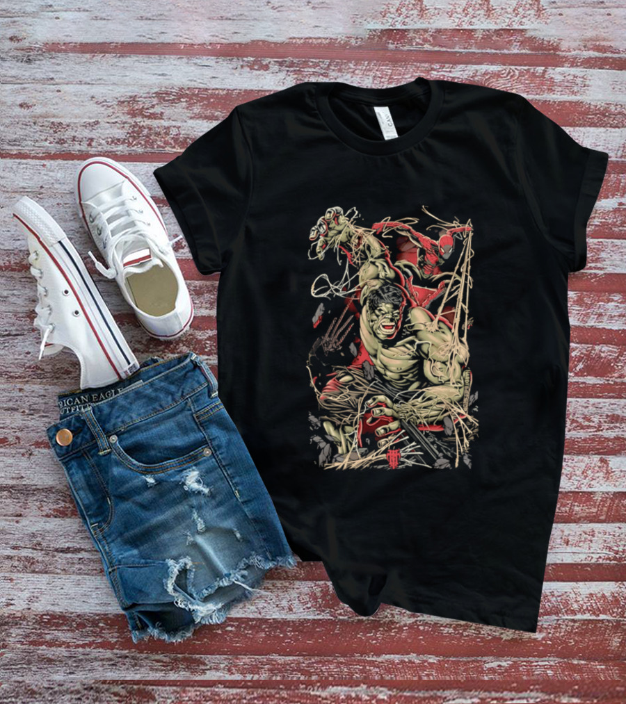 Marvel Hulk Spider Man Dynamic Action Scene T-Shirt