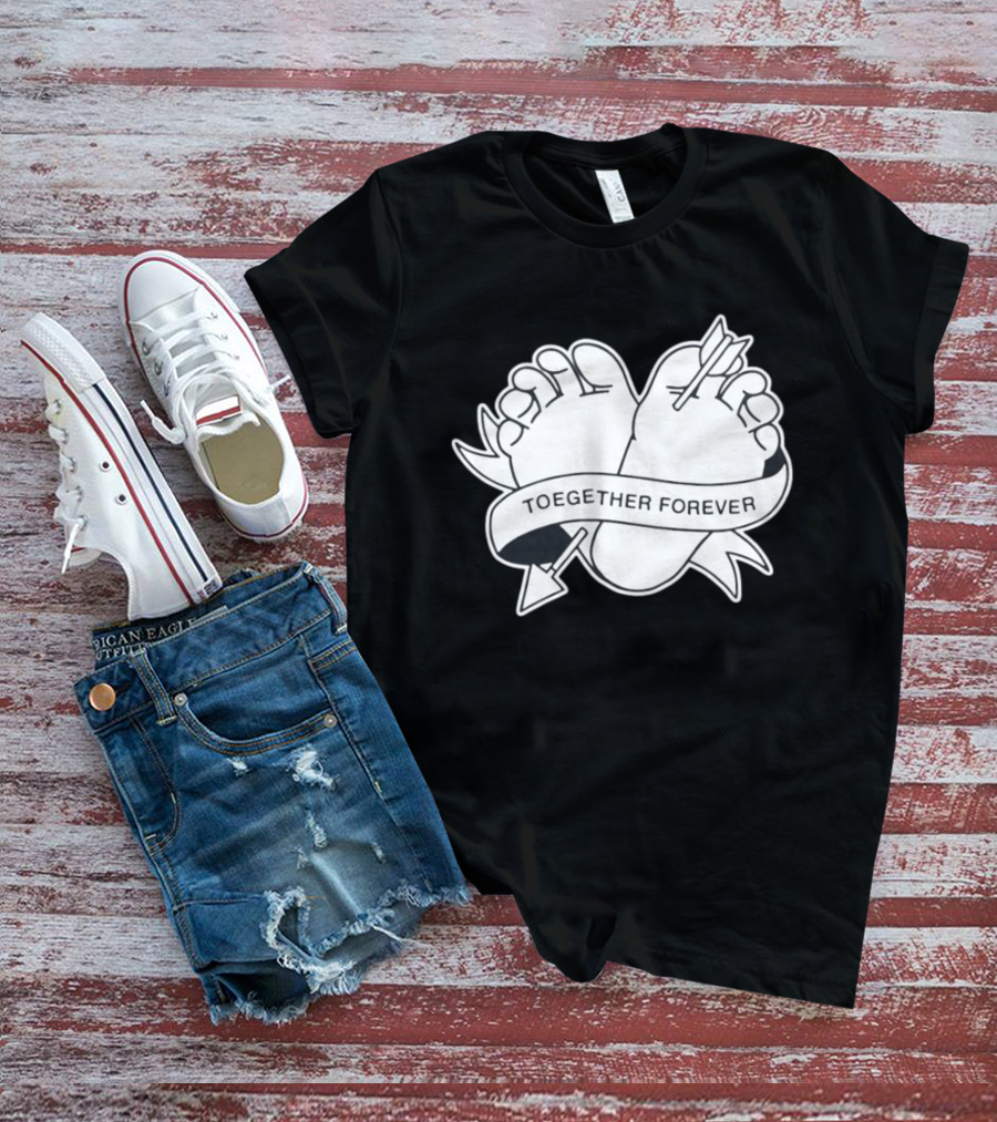 Cupid's Piercing Toegther Forever Two Feet Arrow Heart Ribbon T-Shirt