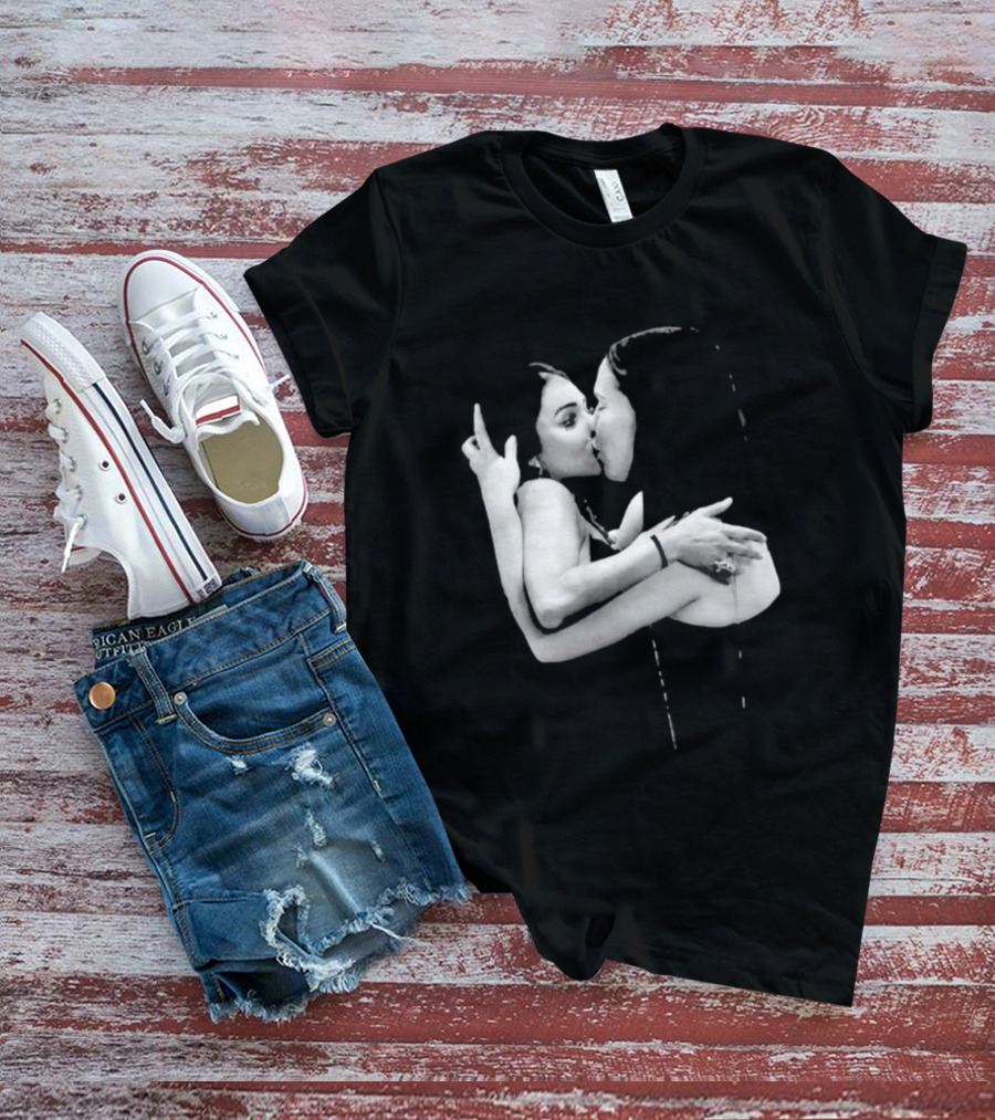 Nikita Rawal Viral Kiss Romantic Embrace T-Shirt
