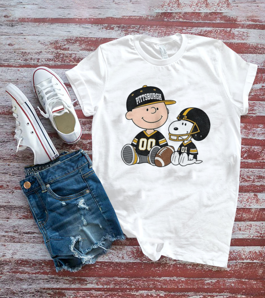 Pittsburgh Football Charlie Brown Snoopy Pigskin Player T-Shirt
