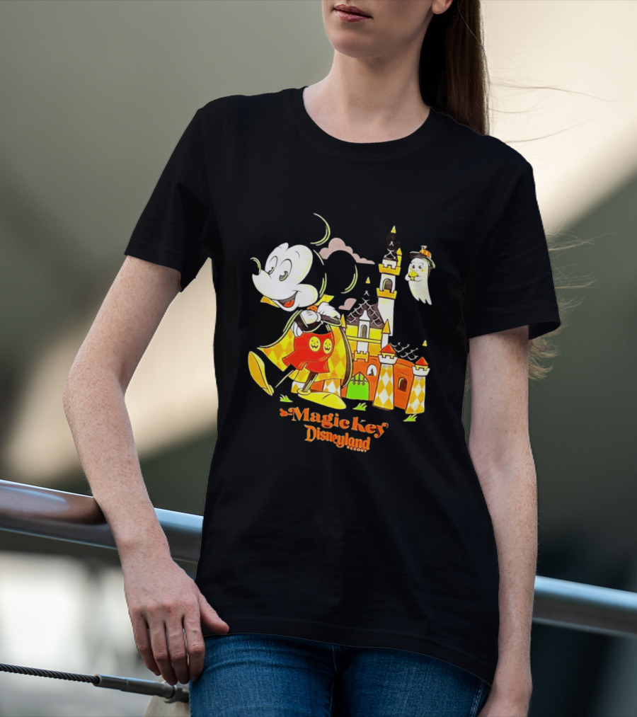 Mickey Mouse Magic Key Disneyland Resort Halloween Castle Ghost T-Shirt