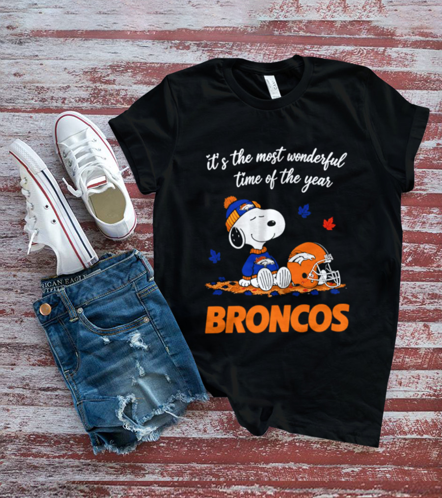 Denver Broncos Snoopy Its The Most Wonderful Time Of Year Autumn Leaves T-Shirt