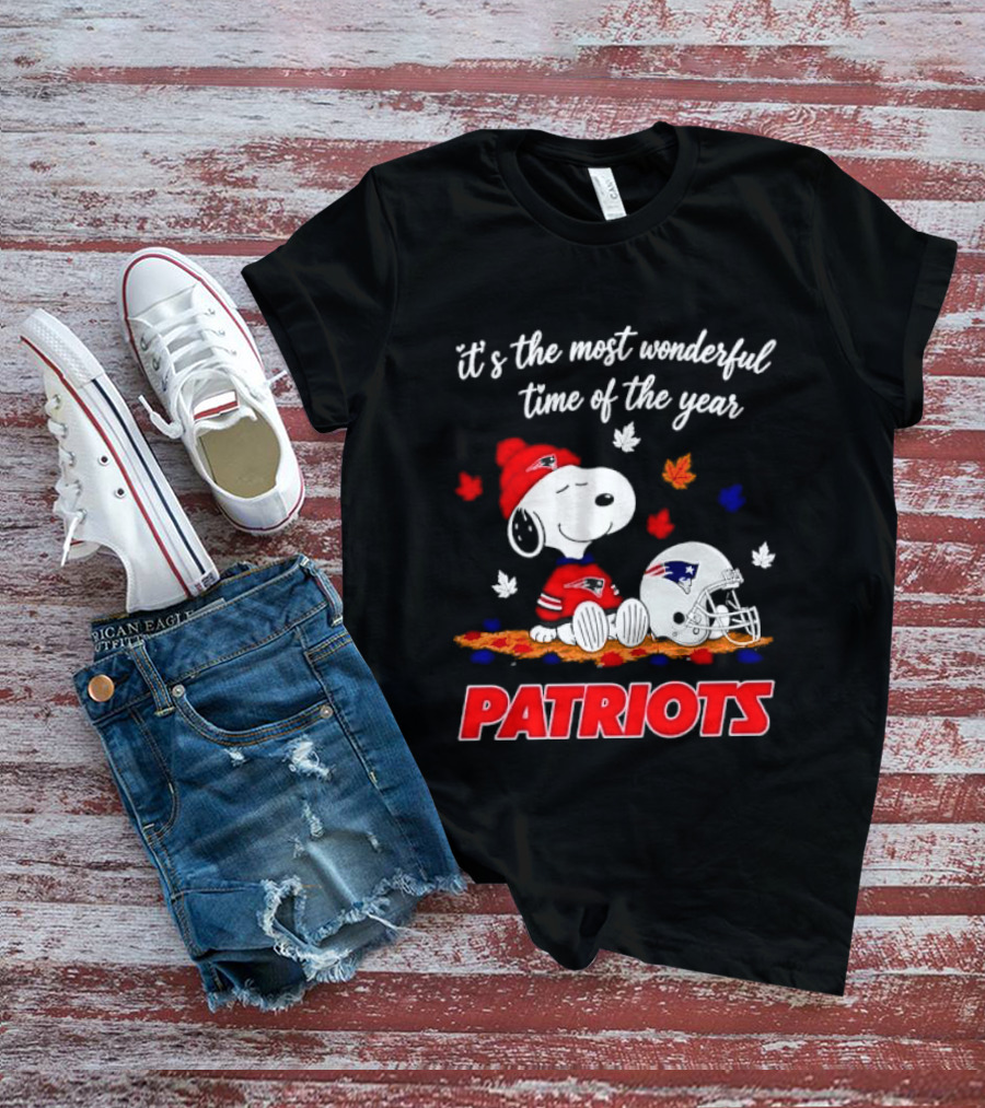 New England Patriots Snoopy It's The Most Wonderful Time Of The Year Autumn Leaves T-Shirt