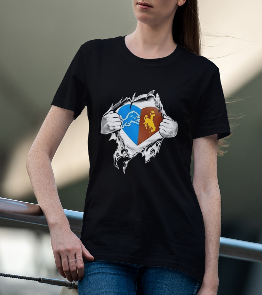 Detroit Lions Wyoming Cowboys Heart Ripped Skin T-Shirt