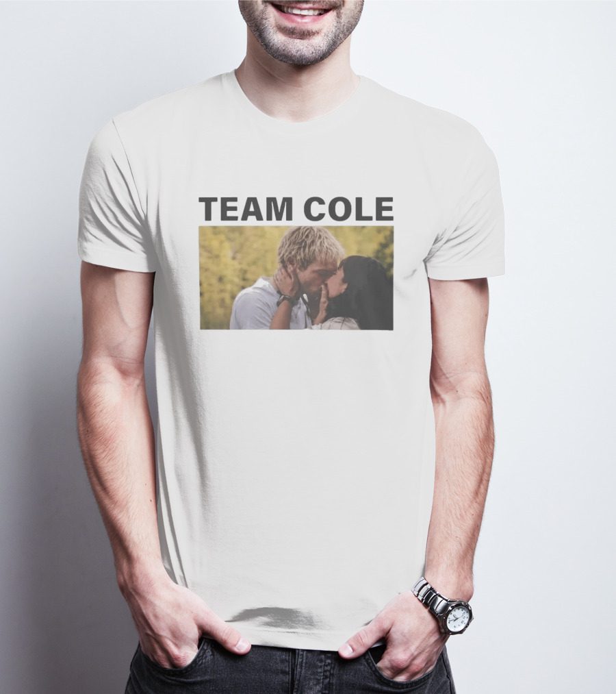 Team Cole Romantic Kiss Scene T-Shirt