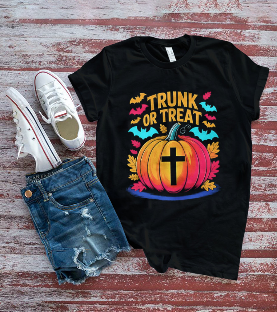 Trunk Or Treat Christian Pumpkin Cross Halloween T-Shirt