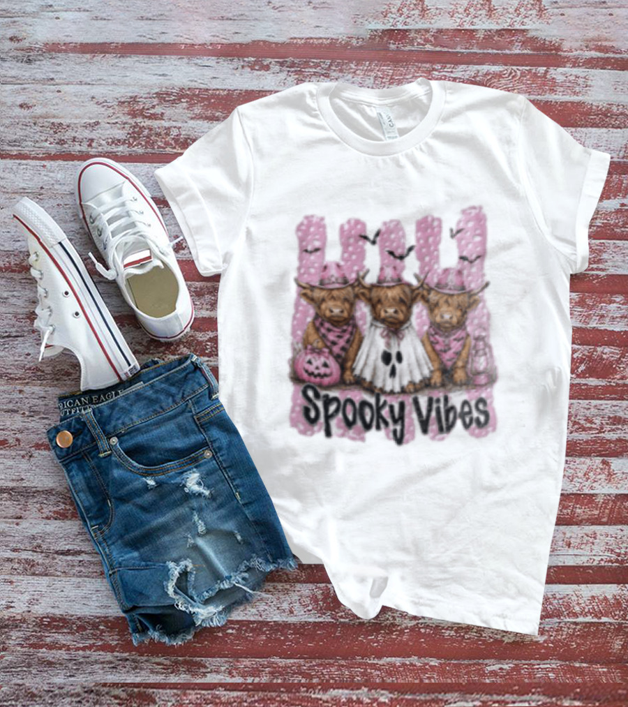 Highland Cow Ghost Pumpkin Bat Spooky Vibes Halloween T-Shirt